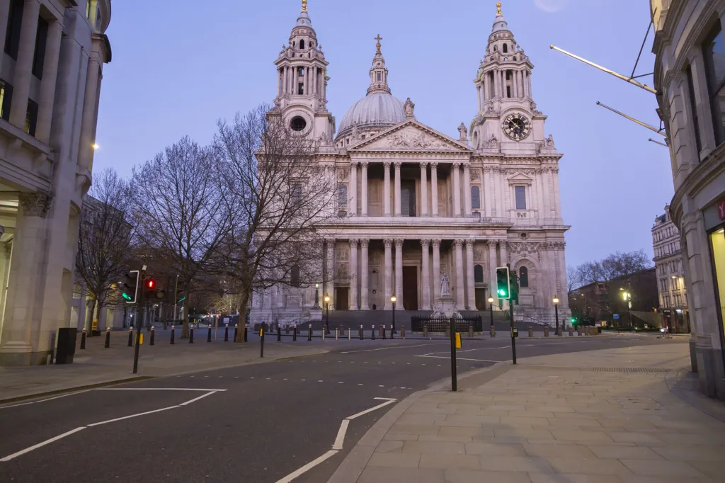 London Lockdown 2020 — documentary and landscape photograph in London, UK, frame 3 of 44.